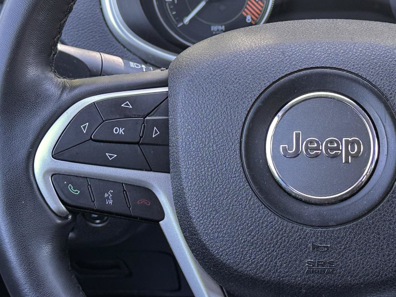 Used 2014 Jeep Cherokee Trailhawk w/ Comfort/Convenience Group AWD/4WD image 23