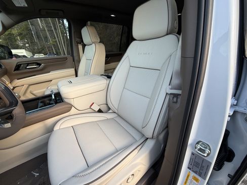 New 2026 GMC Yukon XL Denali AWD/4WD image 14