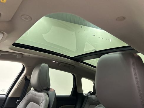 Certified 2025 Lincoln Corsair AWD w/ Equipment Group 101A image 27