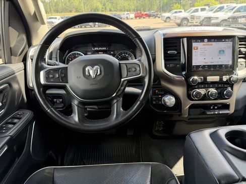 Used 2022 RAM 1500 Laramie AWD/4WD image 8