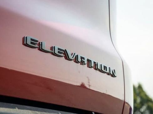 Used 2025 GMC Acadia Elevation AWD/4WD image 32