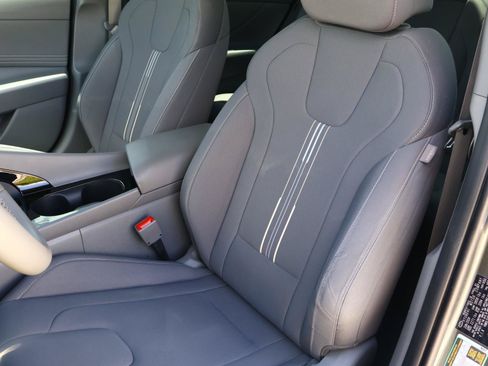 Used 2024 Hyundai Elantra SEL w/ Convenience Package FWD image 13