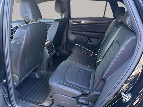 Used 2024 Volkswagen Atlas Cross Sport SEL R-Line image 6