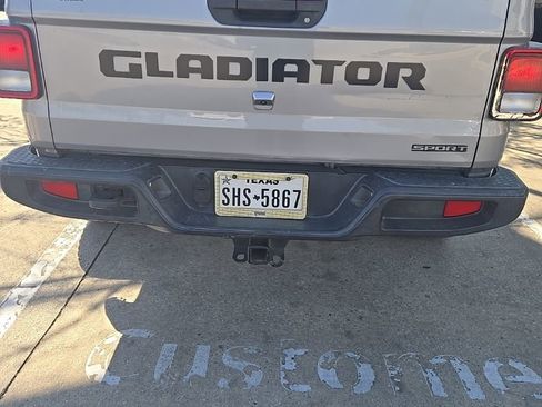 Used 2020 Jeep Gladiator Sport w/ Quick Order Package 24S image 10