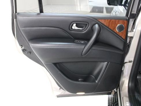 Used 2019 INFINITI QX80 Luxe w/ 22" Wheel Package AWD/4WD image 23