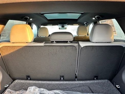 New 2026 Volkswagen Atlas Cross Sport SEL R-Line image 19