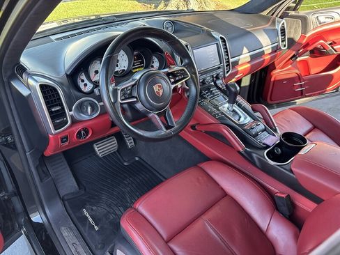 Used 2016 Porsche Cayenne GTS AWD/4WD image 23