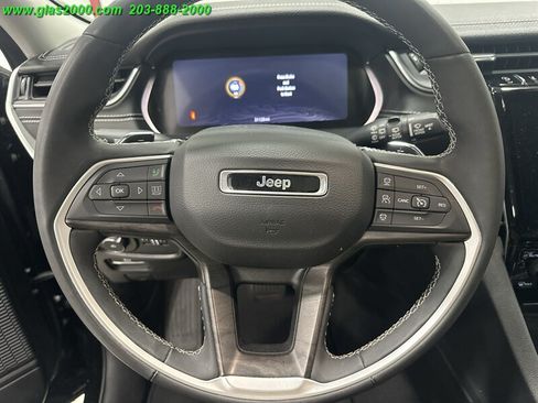 Used 2023 Jeep Grand Cherokee L Limited AWD/4WD image 22