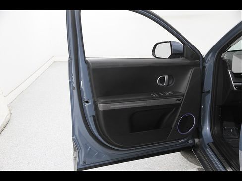Certified 2024 Hyundai Ioniq 5 Limited AWD/4WD image 4