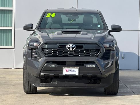 Used 2024 Toyota Tacoma TRD Sport image 6