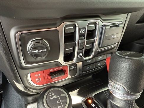 New 2025 Jeep Gladiator Mojave w/ Convenience Group image 21