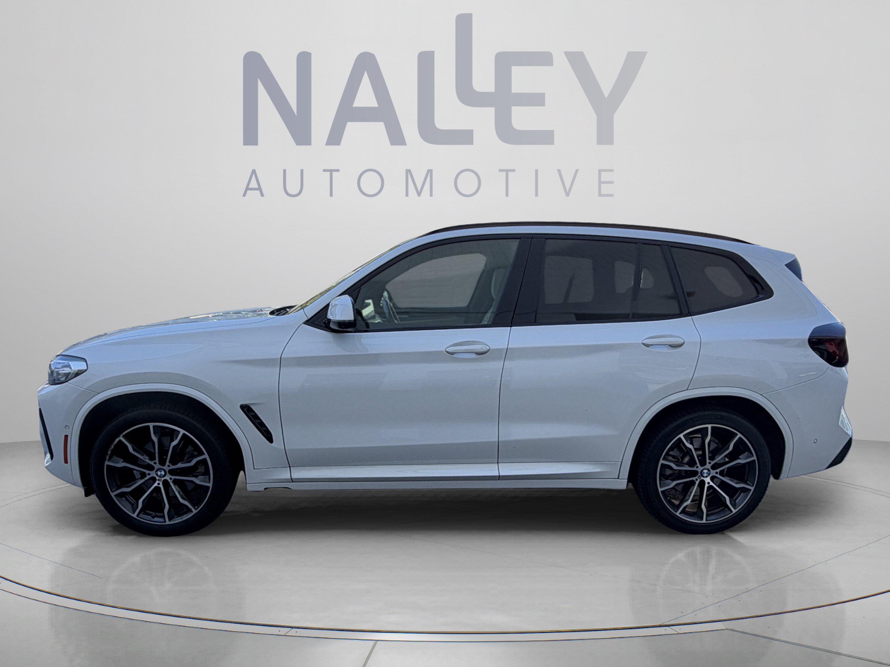 Used 2023 BMW X3 xDrive30i w/ M Sport Package AWD/4WD image 2