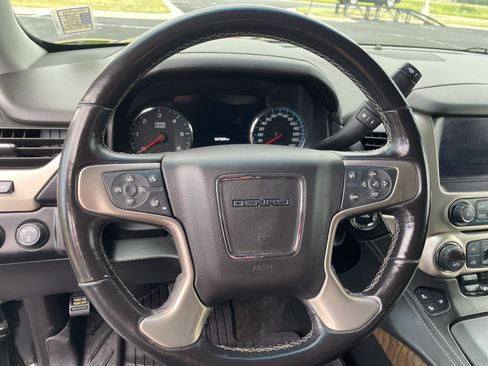 Used 2018 GMC Yukon Denali w/ Denali Ultimate Package AWD/4WD image 10