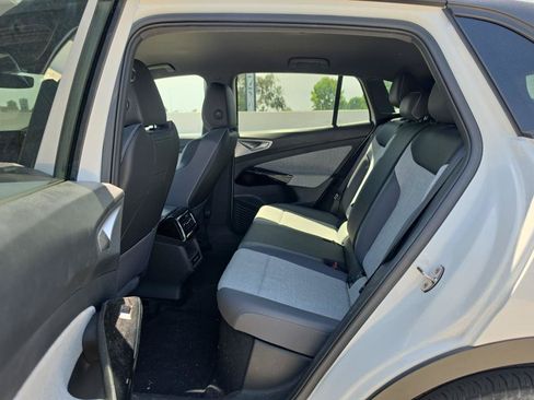 Used 2023 Volkswagen ID.4 Pro RWD image 3