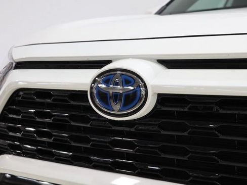 Used 2022 Toyota RAV4 SE w/ Convenience Package AWD/4WD image 12