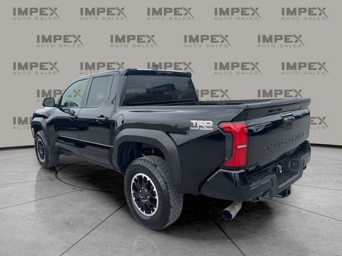 Used 2025 Toyota Tacoma TRD Off-Road image 3
