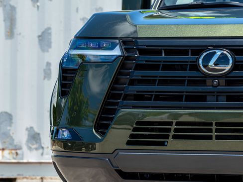 Used 2025 Lexus GX 550 w/ Accessory Package (Z1) AWD/4WD image 10