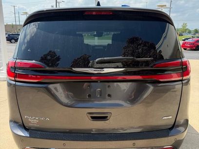 Used 2023 Chrysler Pacifica Touring-L