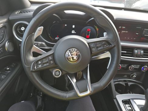 Used 2024 Alfa Romeo Stelvio Veloce AWD/4WD image 5