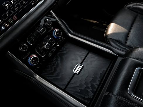 Used 2021 GMC Yukon XL Denali image 25