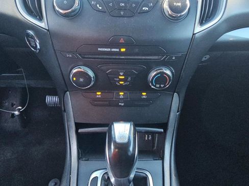 Used 2018 Ford Edge SE FWD image 14