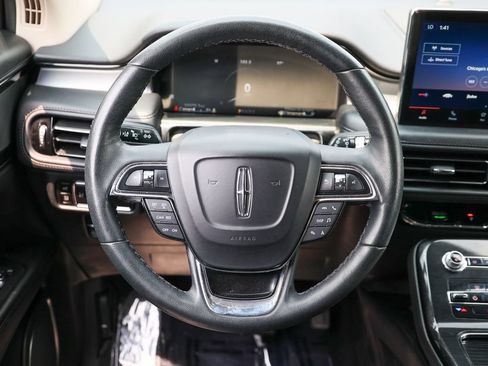 Certified 2023 Lincoln Nautilus FWD image 9
