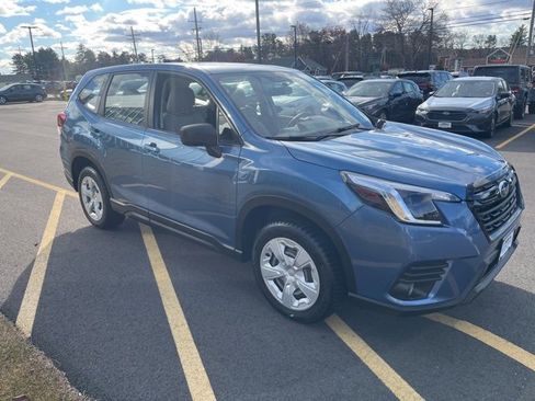 Used 2023 Subaru Forester image 3