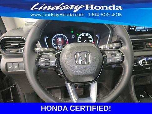 Used 2023 Honda Pilot Touring image 16