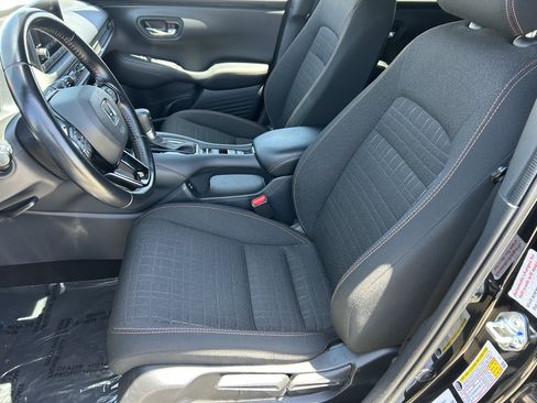 Certified 2025 Honda HR-V Sport image 14