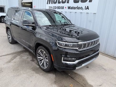 Used 2025 Jeep Grand Wagoneer 4WD image 6