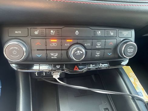 Used 2023 Dodge Durango R/T RWD image 9