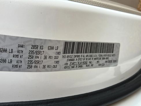 Used 2018 Chrysler Pacifica Touring-L FWD image 20