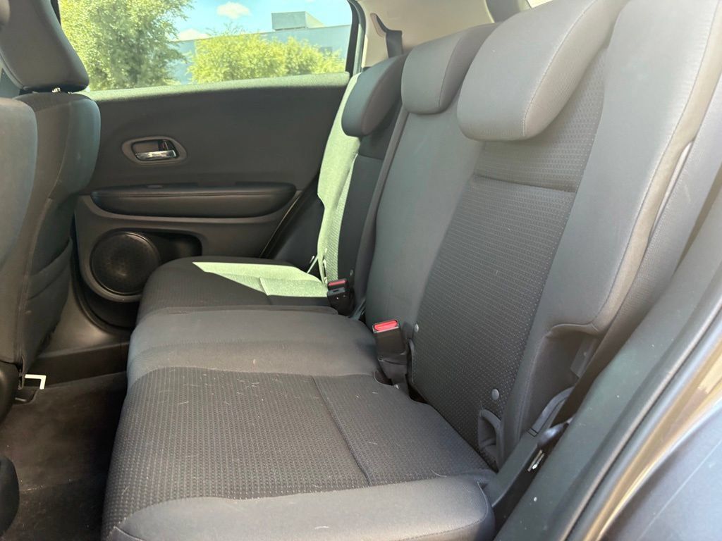 Used 2021 Honda HR-V LX image 10