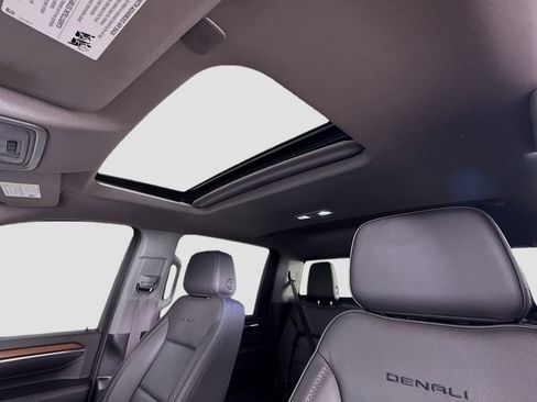 Used 2024 GMC Sierra 2500 Denali w/ Denali Reserve Package AWD/4WD image 23
