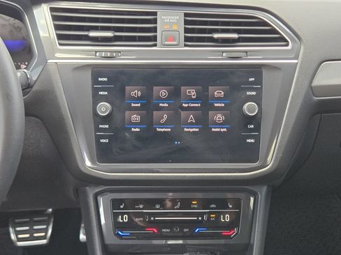 Used 2023 Volkswagen Tiguan SE R-Line FWD image 21