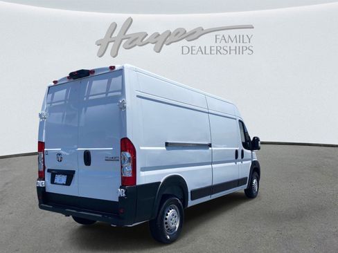 Used 2025 RAM ProMaster 2500 w/ Convenience Group FWD image 3