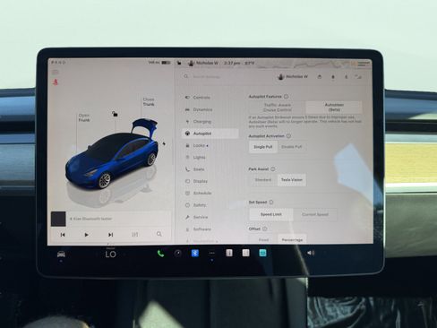 Used 2022 Tesla Model 3 Standard Range image 43