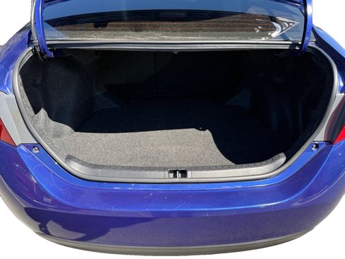 Used 2018 Toyota Corolla SE FWD image 17