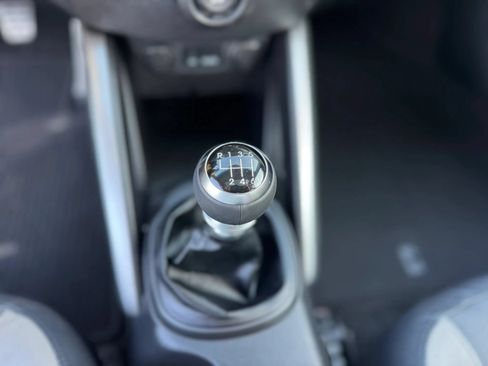 Used 2015 Hyundai Veloster Turbo w/ Option Group 04 FWD image 20