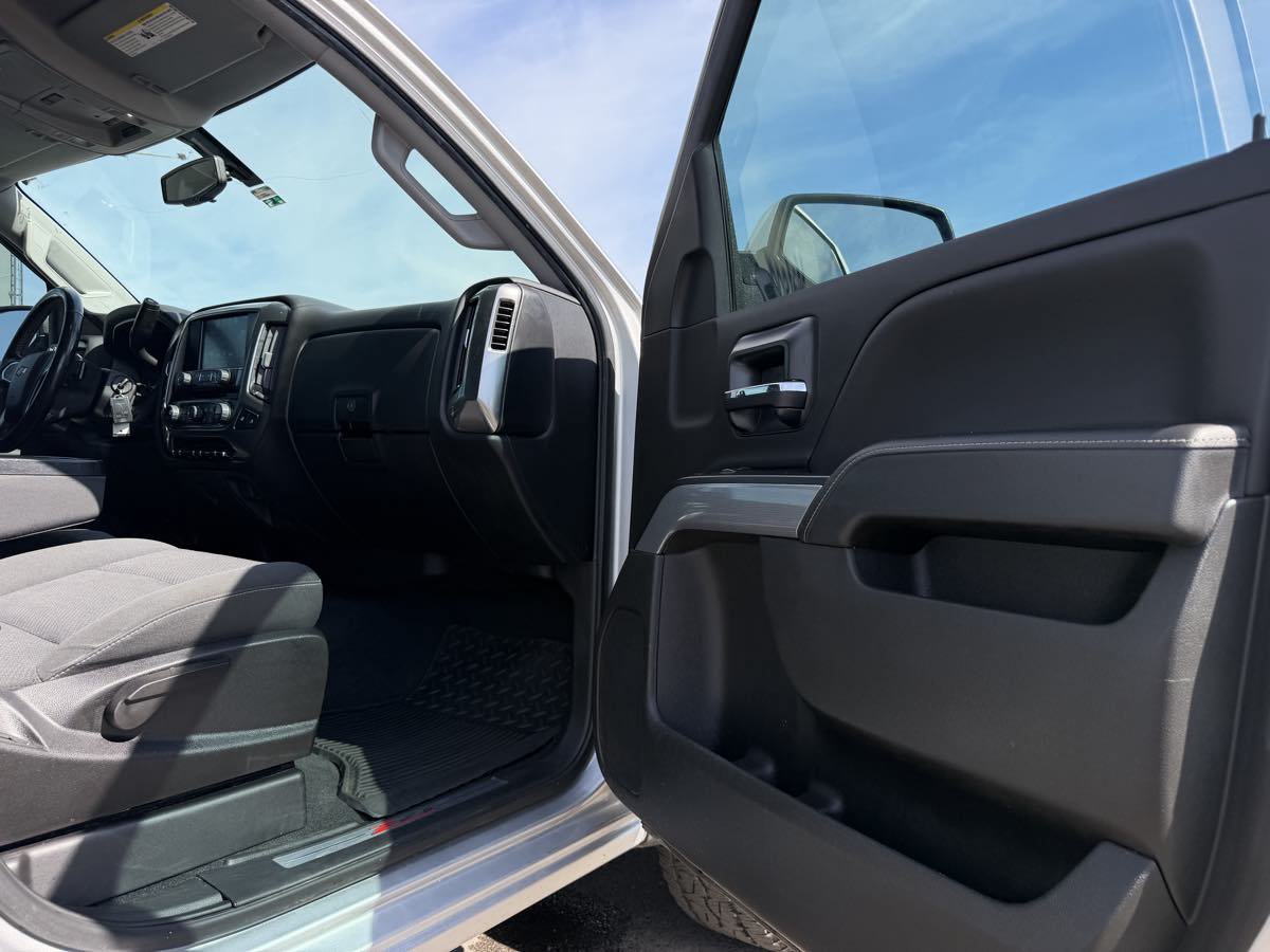 Used 2018 Chevrolet Silverado 1500 LT w/ Texas Edition AWD/4WD image 18