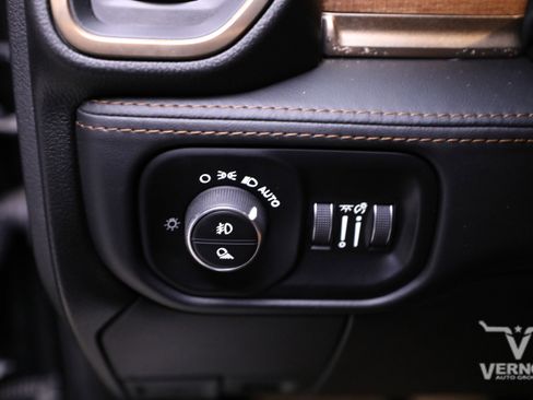 Used 2024 RAM 2500 Limited w/ Safety Group image 16