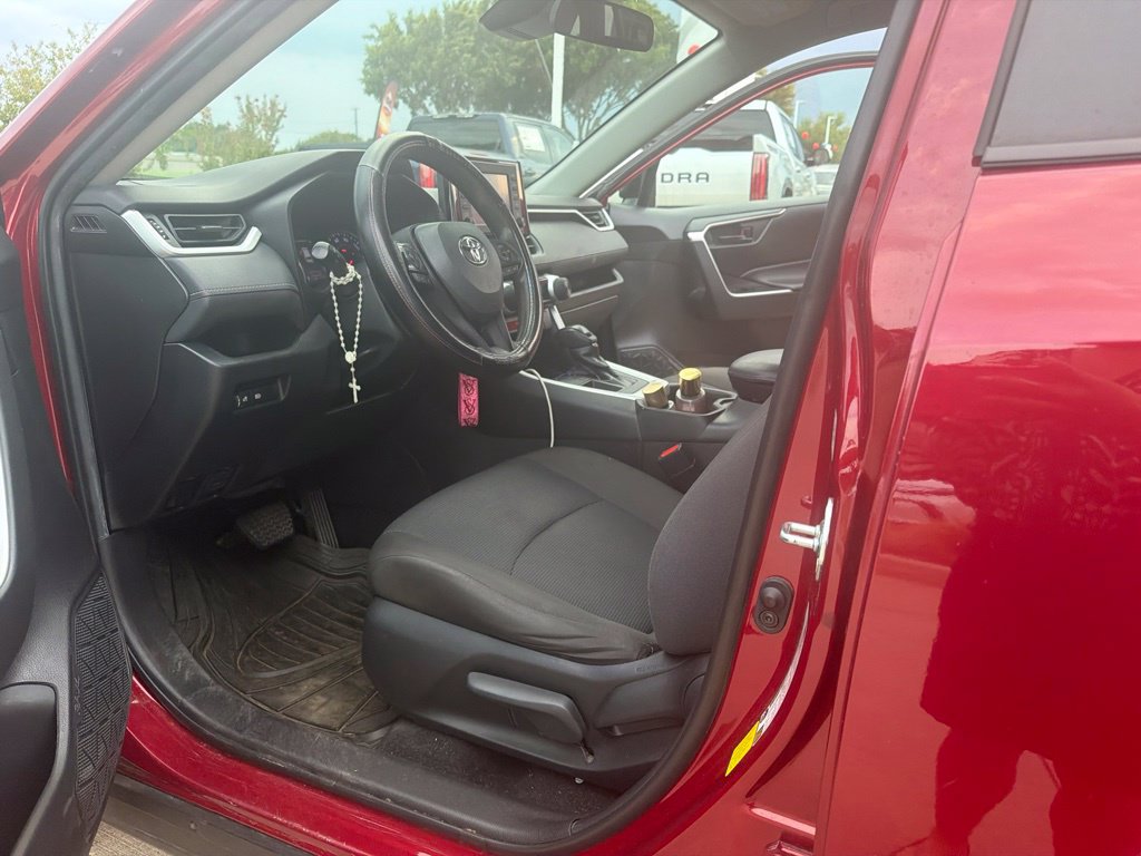 Used 2022 Toyota RAV4 LE FWD image 19