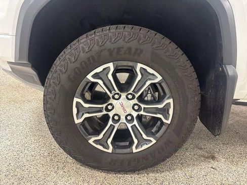 Used 2024 GMC Canyon AT4 w/ AT4 Premium Package image 34