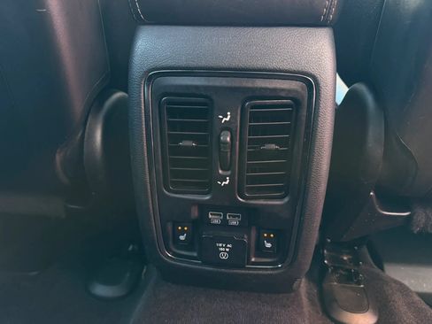 Used 2017 Jeep Grand Cherokee Limited AWD/4WD image 17