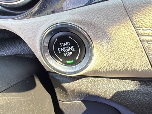 Used 2023 Buick Encore GX Essence w/ Experience Buick Package FWD image 12
