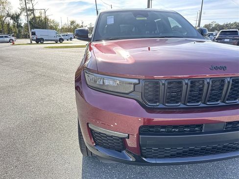 New 2025 Jeep Grand Cherokee L Limited w/ Trailer Tow Package image 9