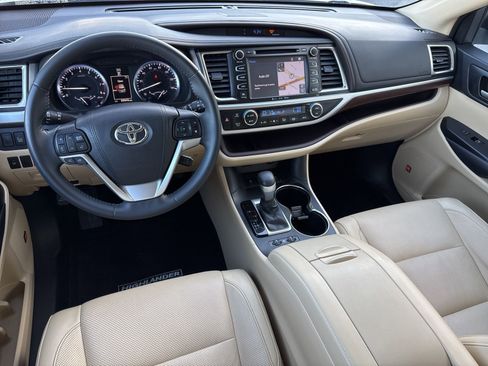 Used 2016 Toyota Highlander Limited image 16