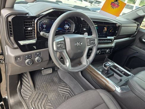Certified 2024 Chevrolet Silverado 1500 LT Trail Boss AWD/4WD image 10