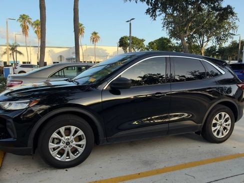 Used 2024 Ford Escape Active w/ Tech Pack #1 FWD image 3