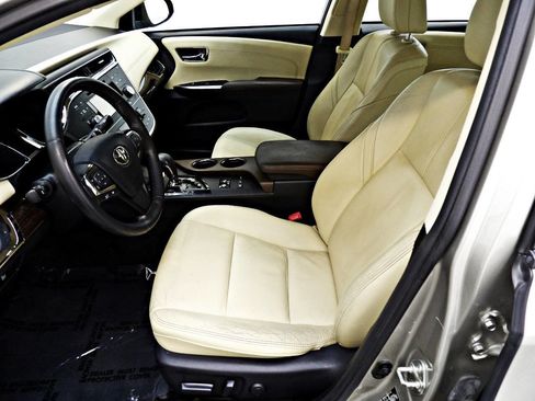 Used 2013 Toyota Avalon XLE Touring image 8